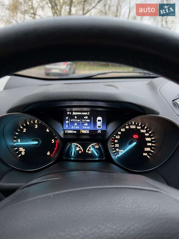 Позашляховик / Кросовер Ford Kuga 2016 в Києві