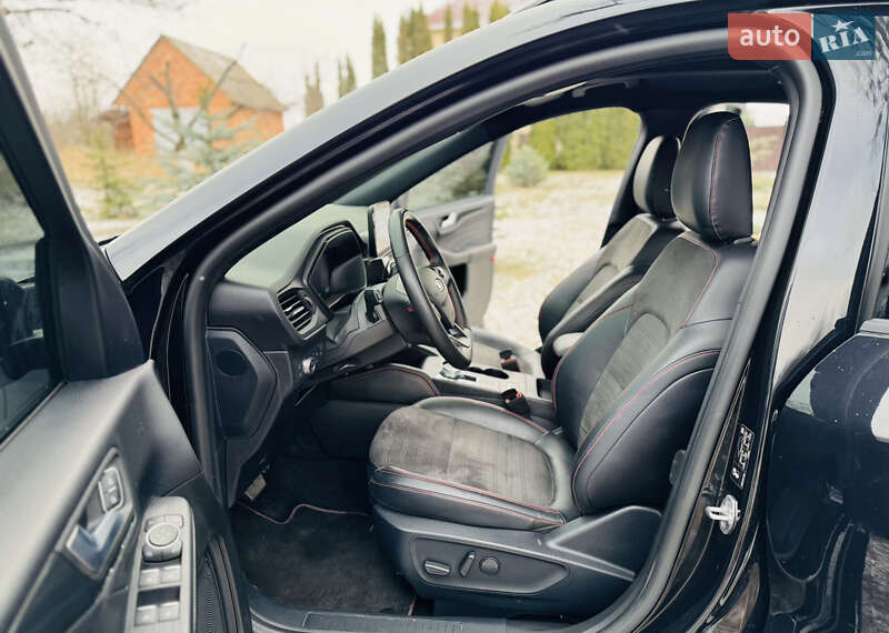 Внедорожник / Кроссовер Ford Kuga 2022 в Ромнах