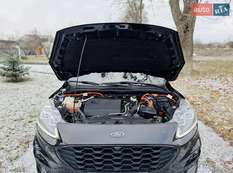 Внедорожник / Кроссовер Ford Kuga 2022 в Ромнах