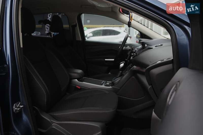 Позашляховик / Кросовер Ford Kuga 2019 в Києві