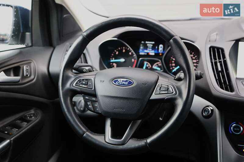 Позашляховик / Кросовер Ford Kuga 2019 в Києві