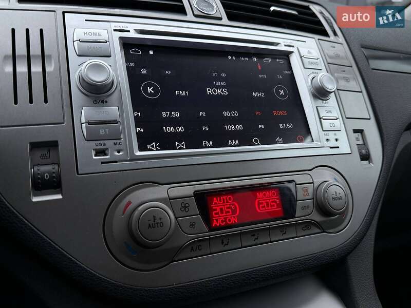 Позашляховик / Кросовер Ford Kuga 2012 в Києві