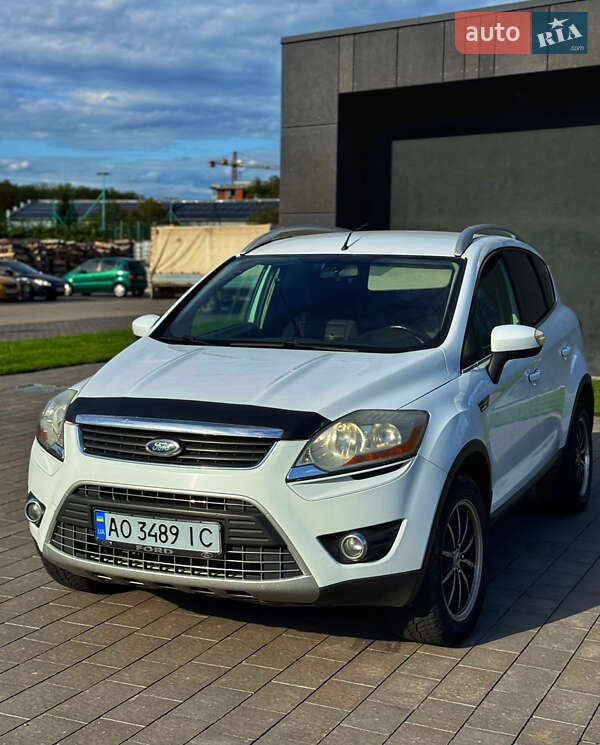Позашляховик / Кросовер Ford Kuga 2010 в Мукачевому