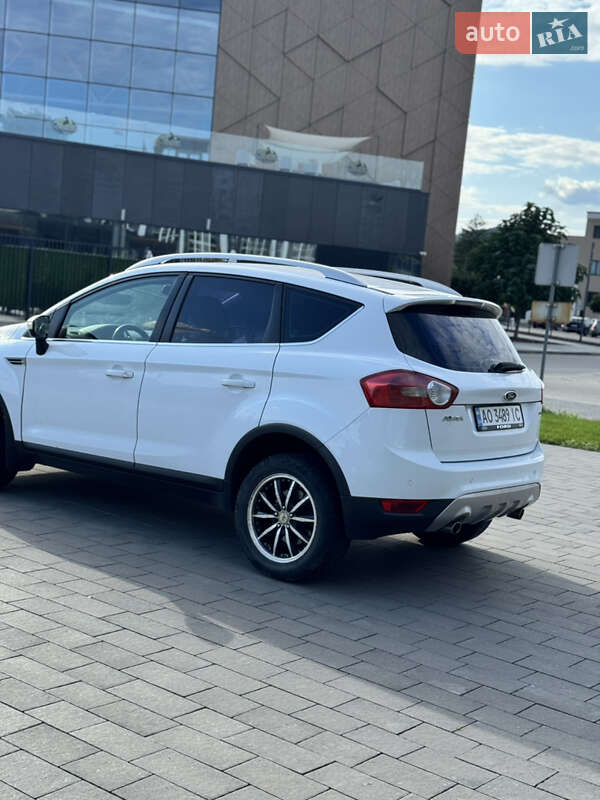 Позашляховик / Кросовер Ford Kuga 2010 в Мукачевому