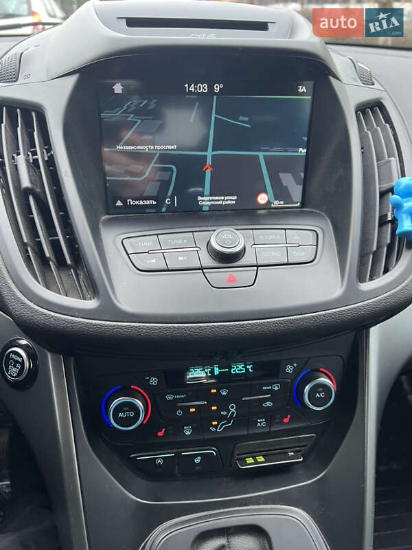 Внедорожник / Кроссовер Ford Kuga 2019 в Нетешине