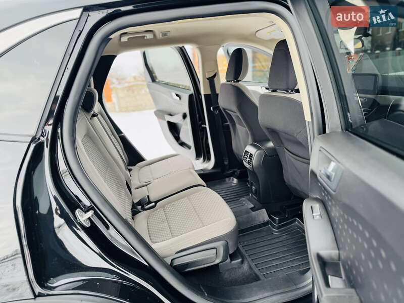 Внедорожник / Кроссовер Ford Kuga 2021 в Лохвице