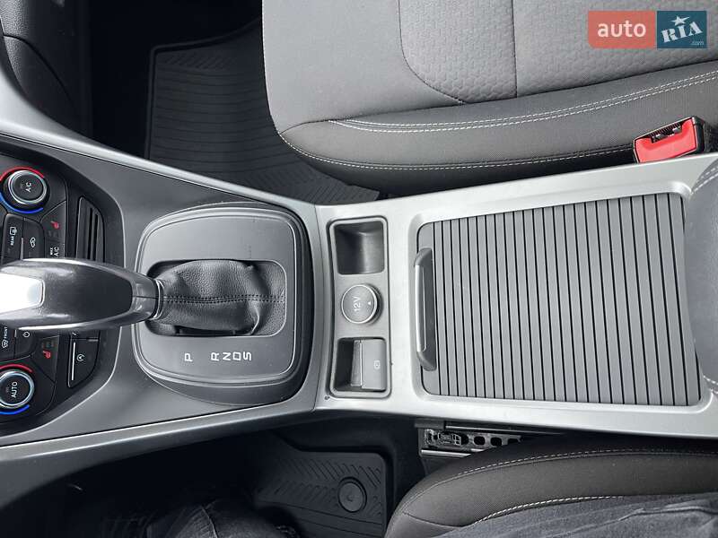 Позашляховик / Кросовер Ford Kuga 2018 в Києві