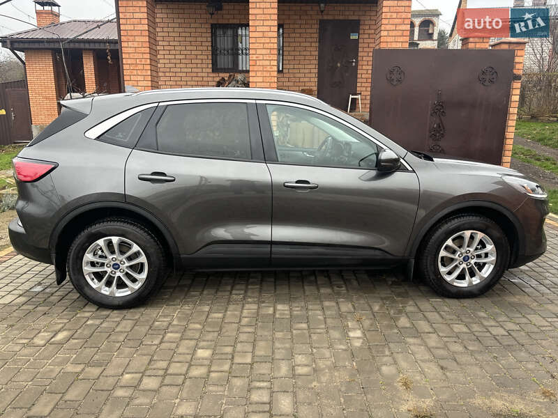 Внедорожник / Кроссовер Ford Kuga 2023 в Николаеве