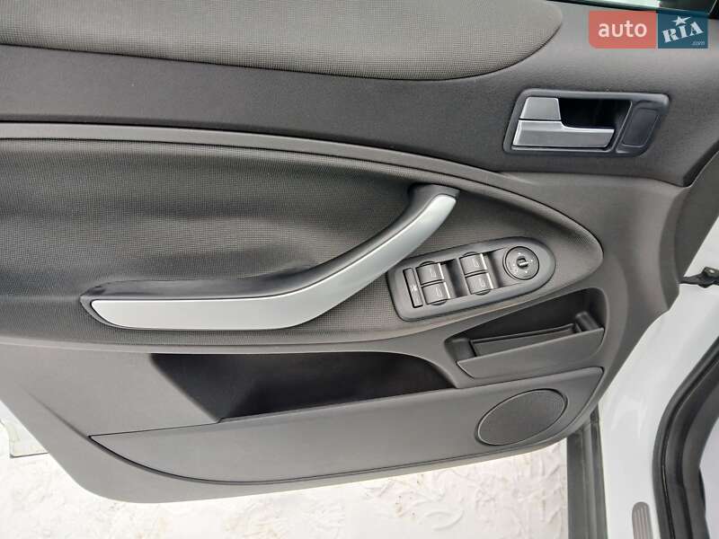 Внедорожник / Кроссовер Ford Kuga 2011 в Киеве