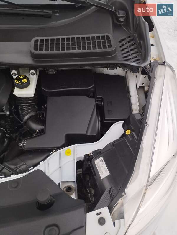 Внедорожник / Кроссовер Ford Kuga 2016 в Виннице