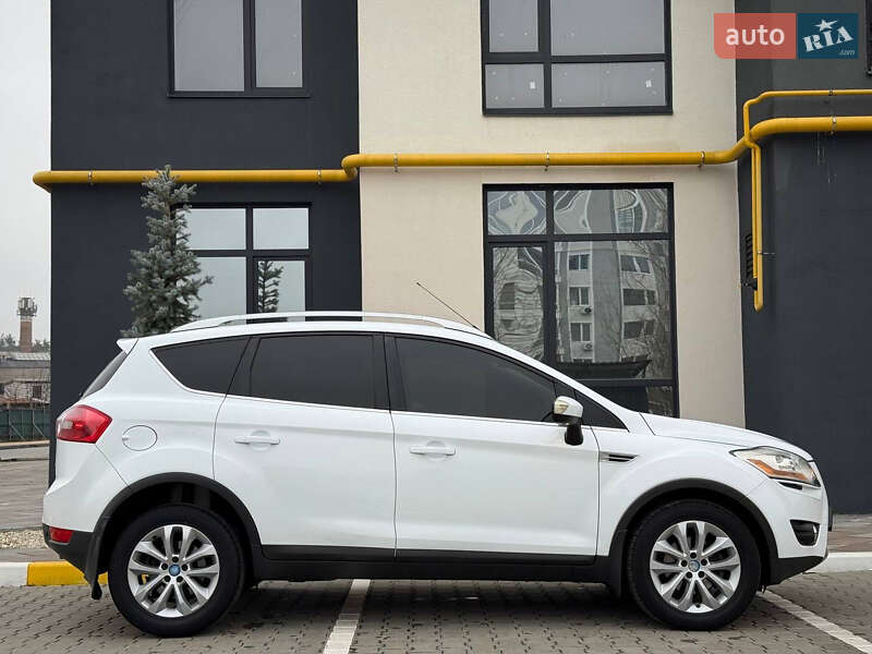 Позашляховик / Кросовер Ford Kuga 2010 в Ірпені