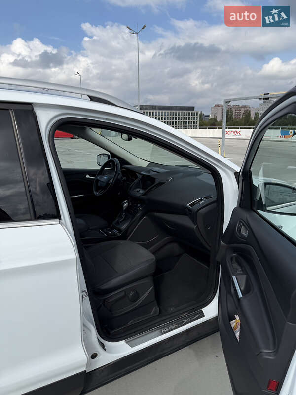 Внедорожник / Кроссовер Ford Kuga 2019 в Киеве