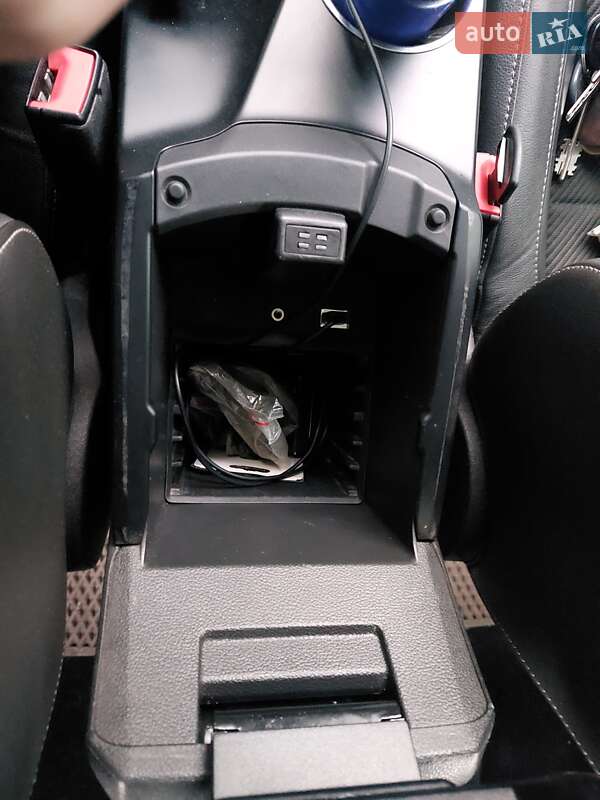 Внедорожник / Кроссовер Ford Kuga 2013 в Харькове