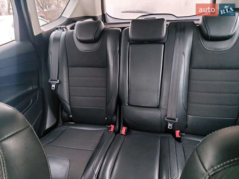 Внедорожник / Кроссовер Ford Kuga 2013 в Харькове