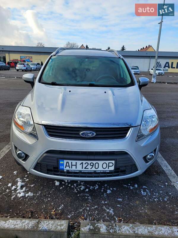 Позашляховик / Кросовер Ford Kuga 2011 в Києві