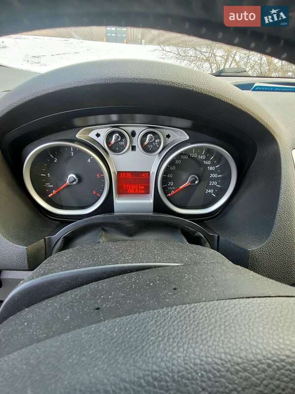 Позашляховик / Кросовер Ford Kuga 2011 в Києві