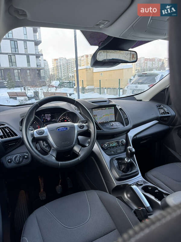 Внедорожник / Кроссовер Ford Kuga 2016 в Львове