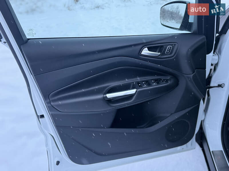 Внедорожник / Кроссовер Ford Kuga 2016 в Тульчине фото 24 Внедорожник / Кроссовер Ford Kuga 2016 в Тульчине