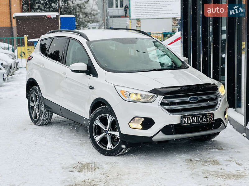 Внедорожник / Кроссовер Ford Kuga 2016 в Харькове