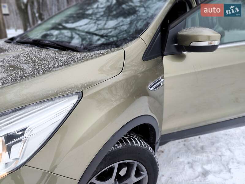 Внедорожник / Кроссовер Ford Kuga 2015 в Киеве