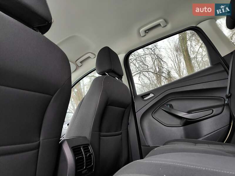 Внедорожник / Кроссовер Ford Kuga 2015 в Киеве