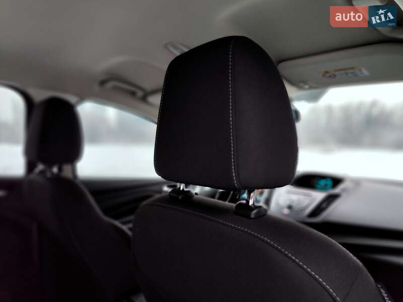 Внедорожник / Кроссовер Ford Kuga 2015 в Киеве