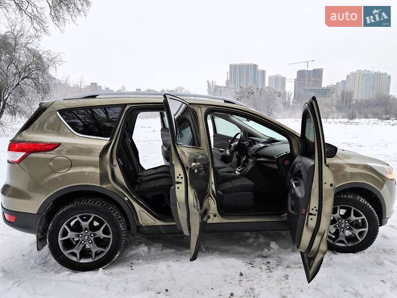 Внедорожник / Кроссовер Ford Kuga 2015 в Киеве