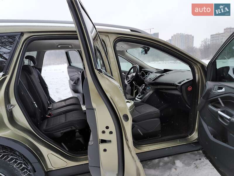 Внедорожник / Кроссовер Ford Kuga 2015 в Киеве