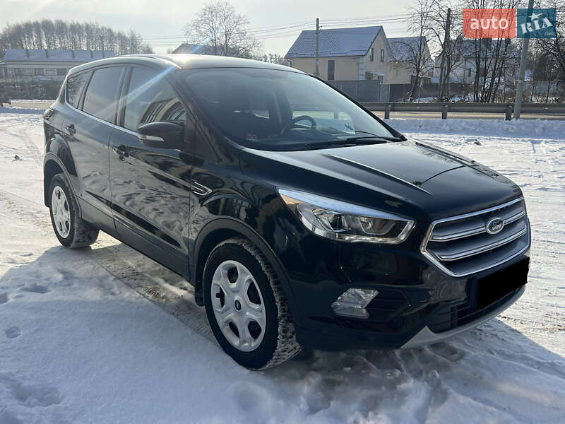 Внедорожник / Кроссовер Ford Kuga 2018 в Виннице