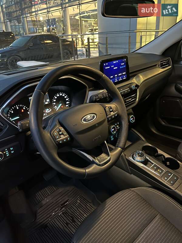 Внедорожник / Кроссовер Ford Kuga 2020 в Киеве