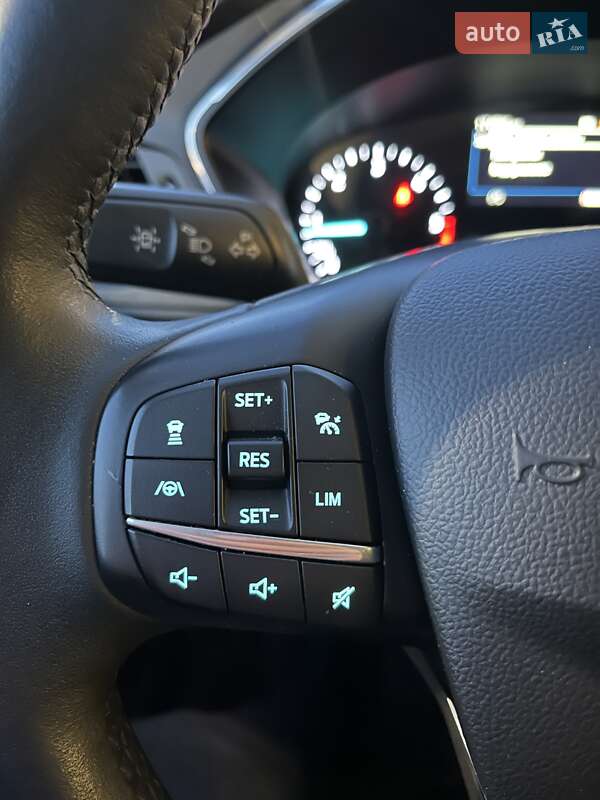 Внедорожник / Кроссовер Ford Kuga 2020 в Киеве