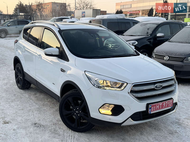 Внедорожник / Кроссовер Ford Kuga 2019 в Ровно