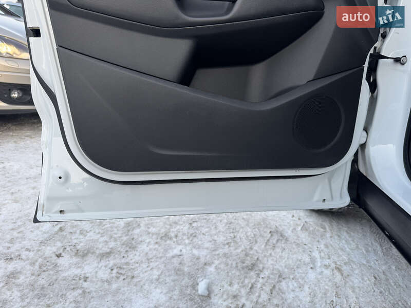 Внедорожник / Кроссовер Ford Kuga 2019 в Ровно