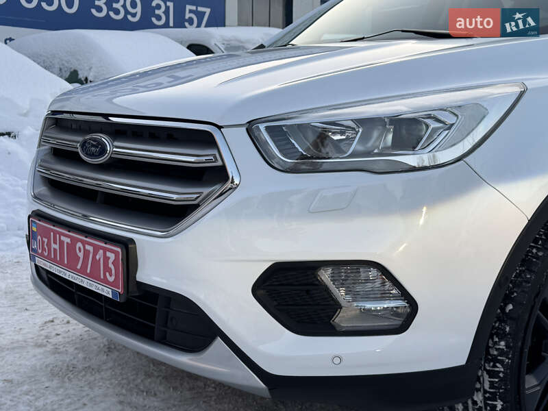 Внедорожник / Кроссовер Ford Kuga 2019 в Ровно