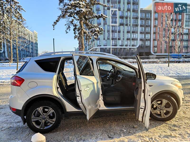 Внедорожник / Кроссовер Ford Kuga 2009 в Киеве