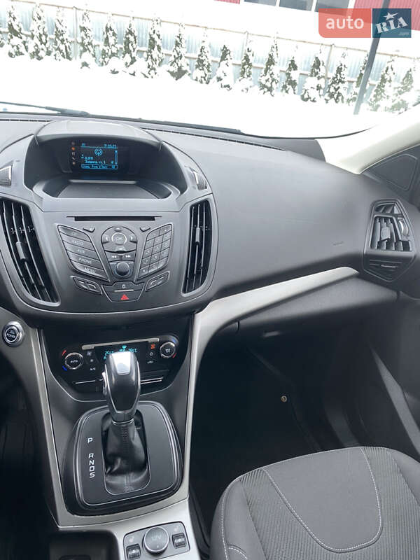 Позашляховик / Кросовер Ford Kuga 2013 в Луцьку