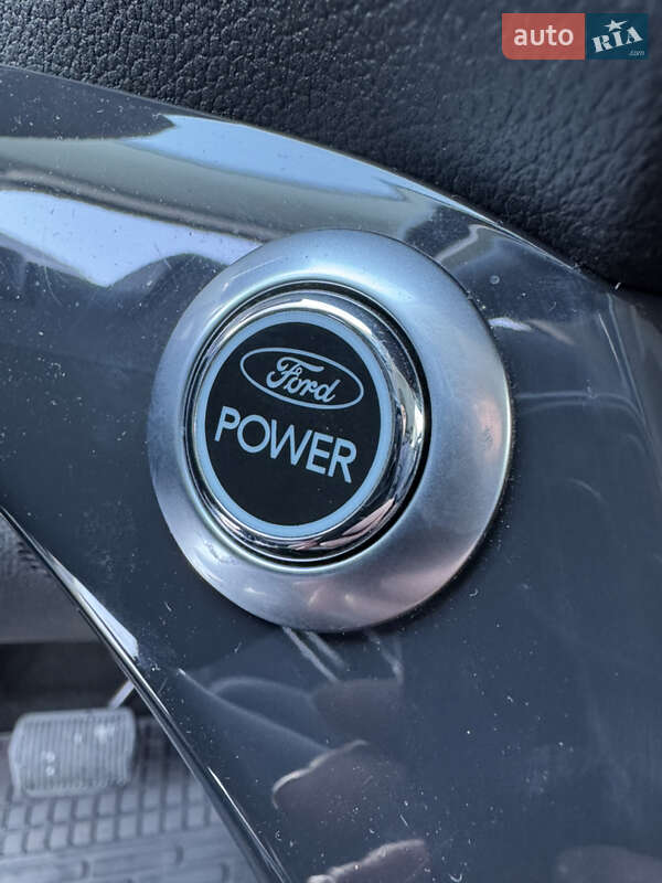 Внедорожник / Кроссовер Ford Kuga 2013 в Луцке