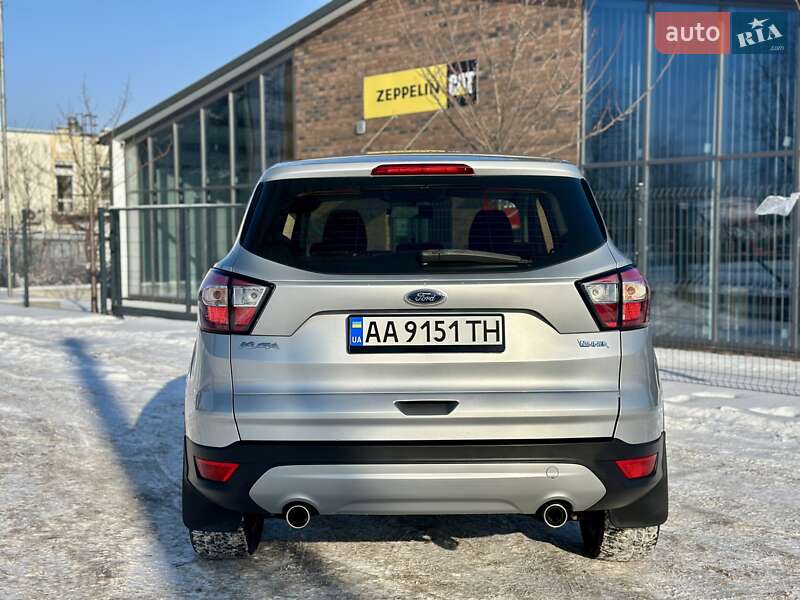 Внедорожник / Кроссовер Ford Kuga 2017 в Виннице