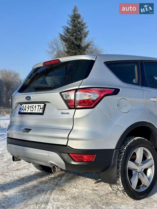 Внедорожник / Кроссовер Ford Kuga 2017 в Виннице