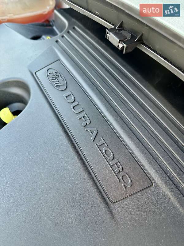 Внедорожник / Кроссовер Ford Kuga 2017 в Виннице