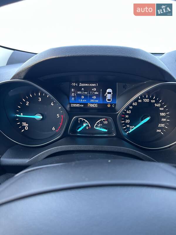 Внедорожник / Кроссовер Ford Kuga 2017 в Львове