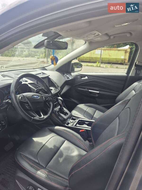 Внедорожник / Кроссовер Ford Kuga 2019 в Львове