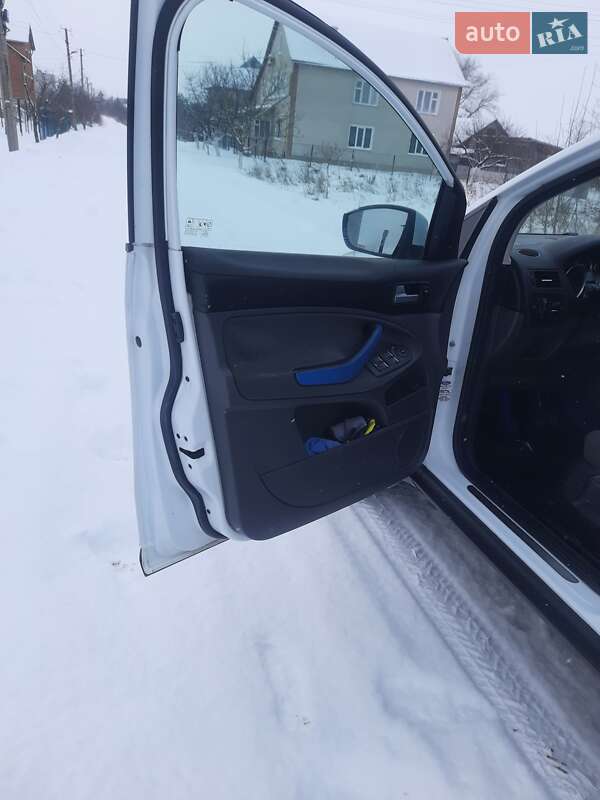 Внедорожник / Кроссовер Ford Kuga 2009 в Борщеве фото 12 Внедорожник / Кроссовер Ford Kuga 2009 в Борщеве