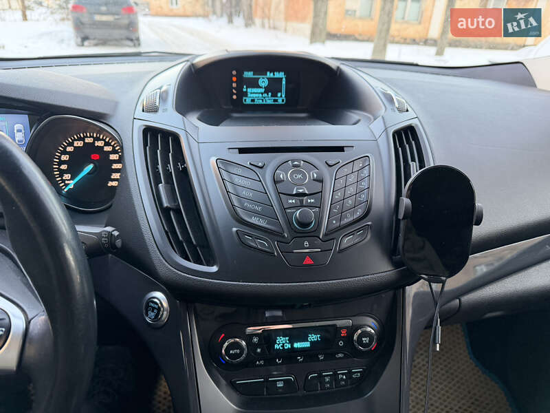 Позашляховик / Кросовер Ford Kuga 2014 в Києві