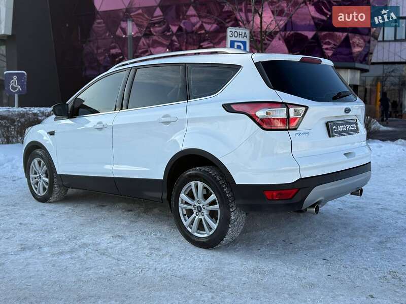 Позашляховик / Кросовер Ford Kuga 2019 в Києві
