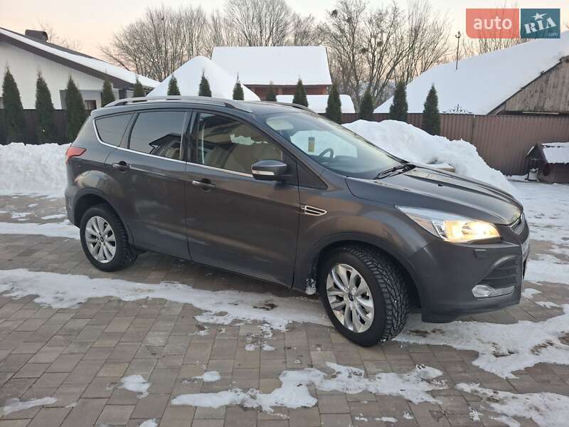Внедорожник / Кроссовер Ford Kuga 2016 в Ивано-Франковске