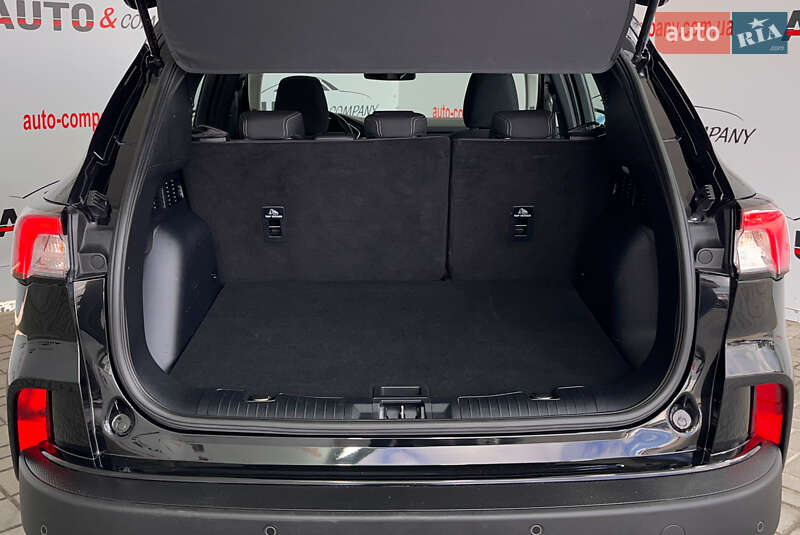 Позашляховик / Кросовер Ford Kuga 2021 в Львові