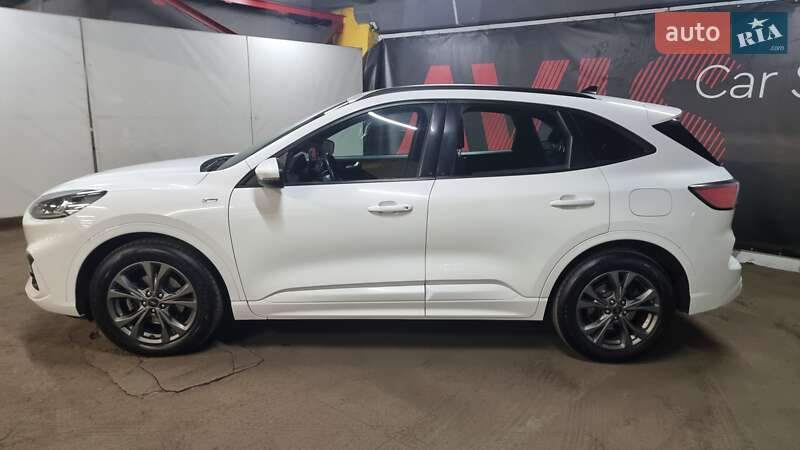 Позашляховик / Кросовер Ford Kuga 2021 в Києві