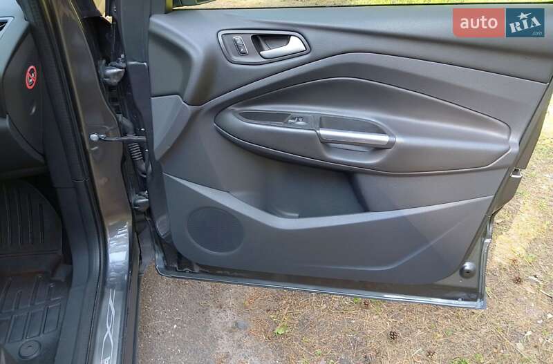 Позашляховик / Кросовер Ford Kuga 2016 в Кам'янці