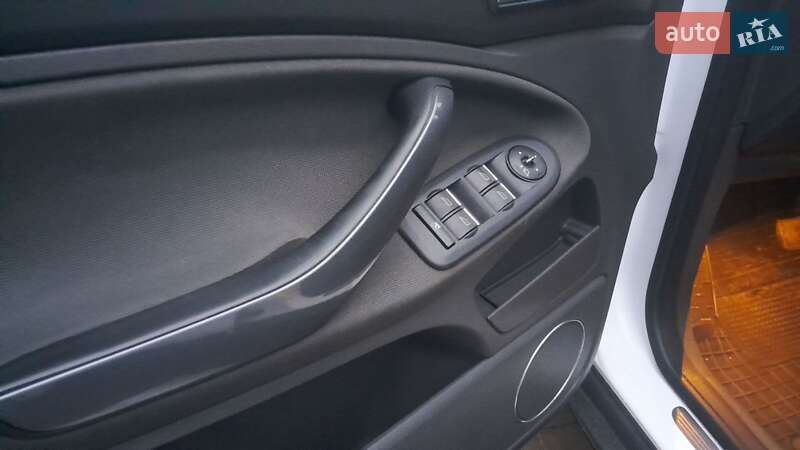 Позашляховик / Кросовер Ford Kuga 2011 в Миргороді